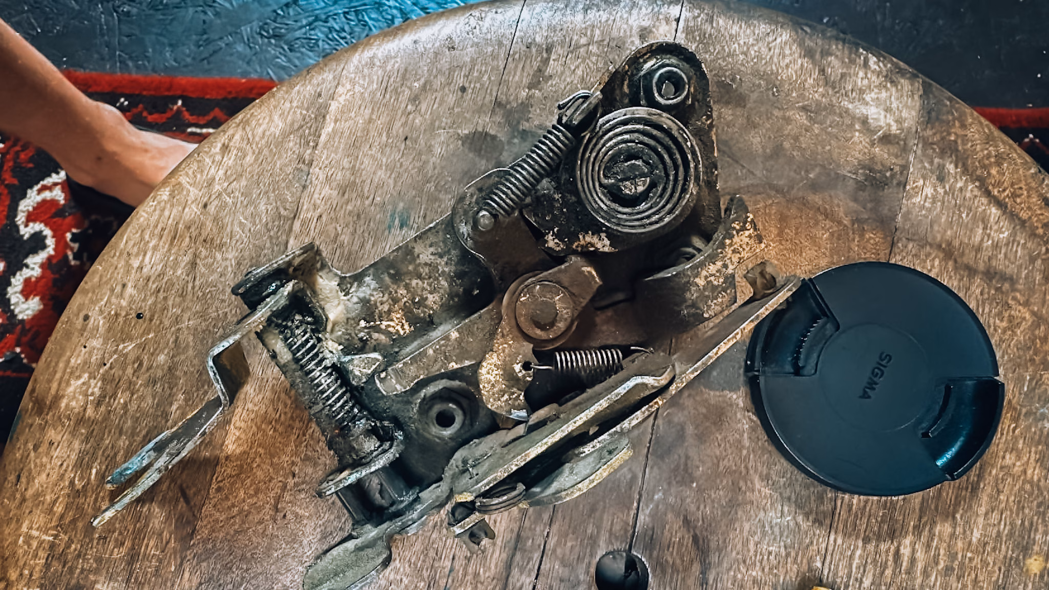 porsche 911, porsche 911sc, porsche 911sc 1982, porsche classic repair, 911sc door lock fix, porsche door lock issue, driver door won’t lock, classic car door lock, porsche latch repair, 911sc lock problem, vintage porsche diy, porsche door latch mechanism, 911sc quick fix, flat six repair, classic porsche build, porsche 911 diy, slowmile.co, classic porsche troubleshooting